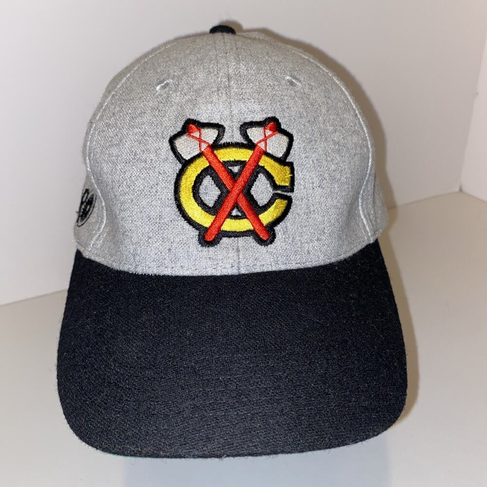 Chicago Blackhawks NHL Embroidered Kick10 Gray/Black Snapback Hat / Cap